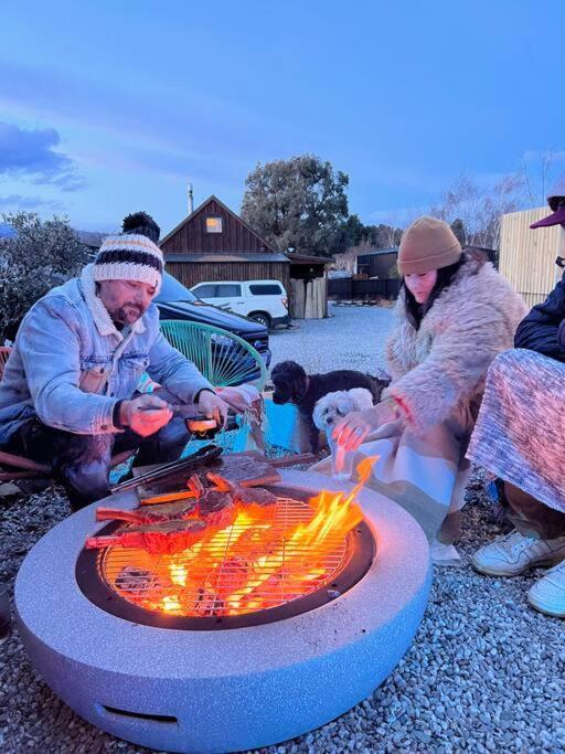 Alpine Chalet - Views, Fire-Pit, Central, Cosy Ванака Екстер'єр фото