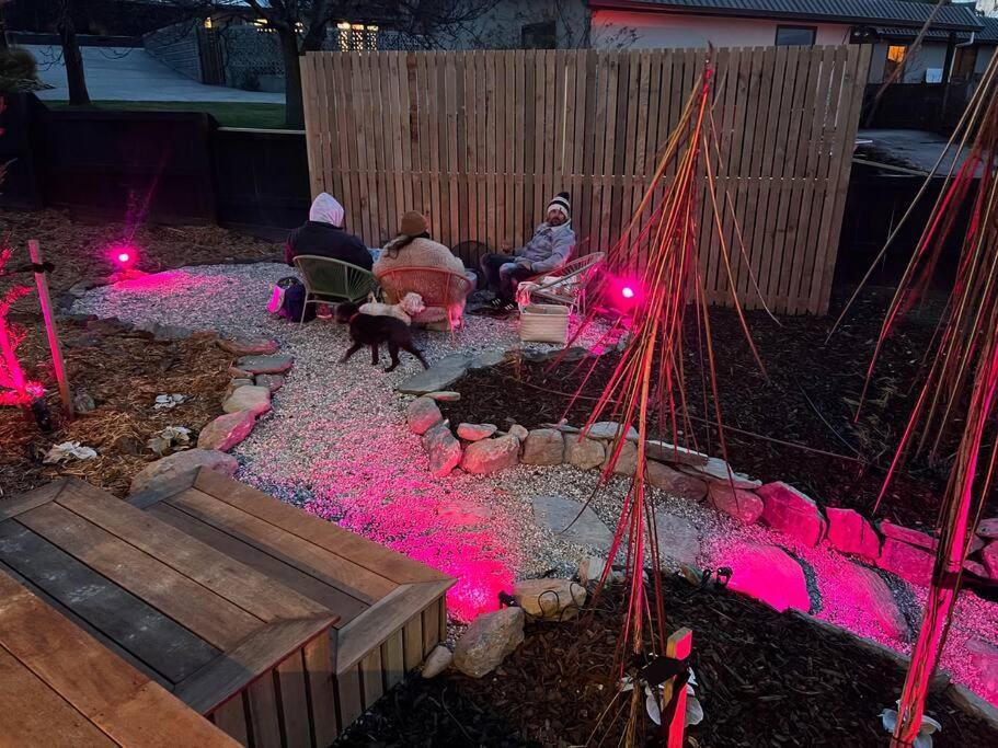 Alpine Chalet - Views, Fire-Pit, Central, Cosy Ванака Екстер'єр фото